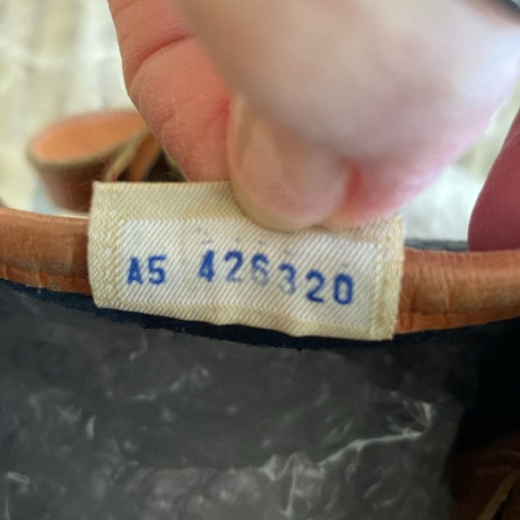 Vintage Dooney & Bourke Navy Blue And Tan Pebble Leather Shoulder/Crossbody Bag - Picture 8 of 15